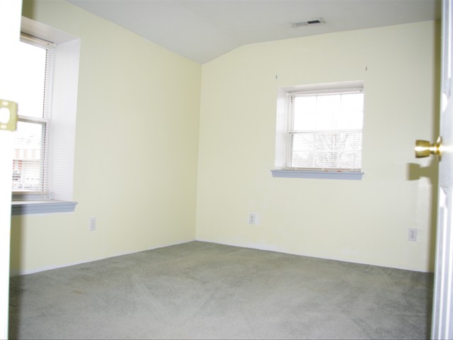 2009-04-02 Albers Apt. B_1491