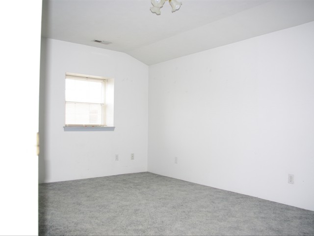 2009-04-02 Albers Apt. B_1492