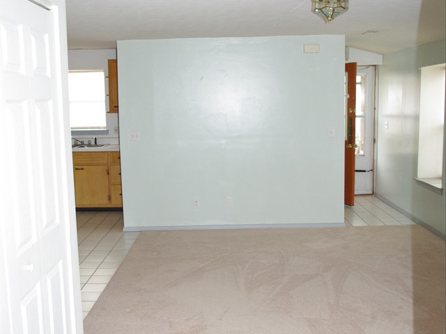 2009-04-02 Albers Apt. B_1493