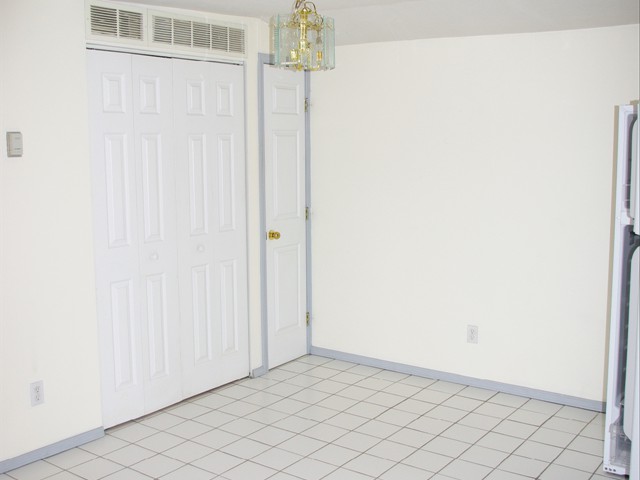 2009-04-02 Albers Apt. B_1496