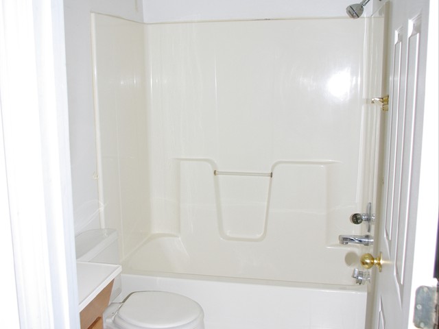 2009-04-02 Albers Apt. B_1498